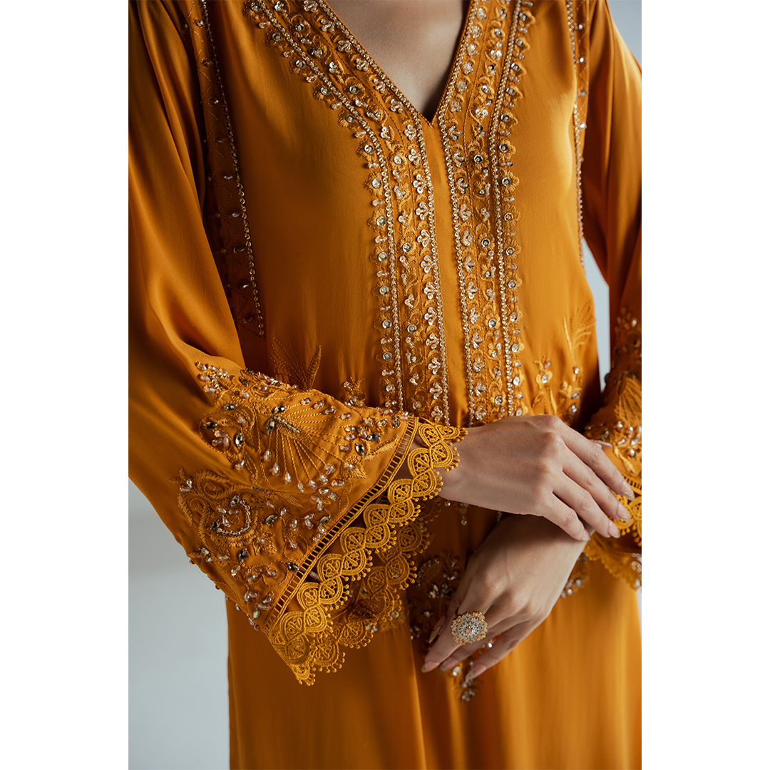 Zareen - Golden hues